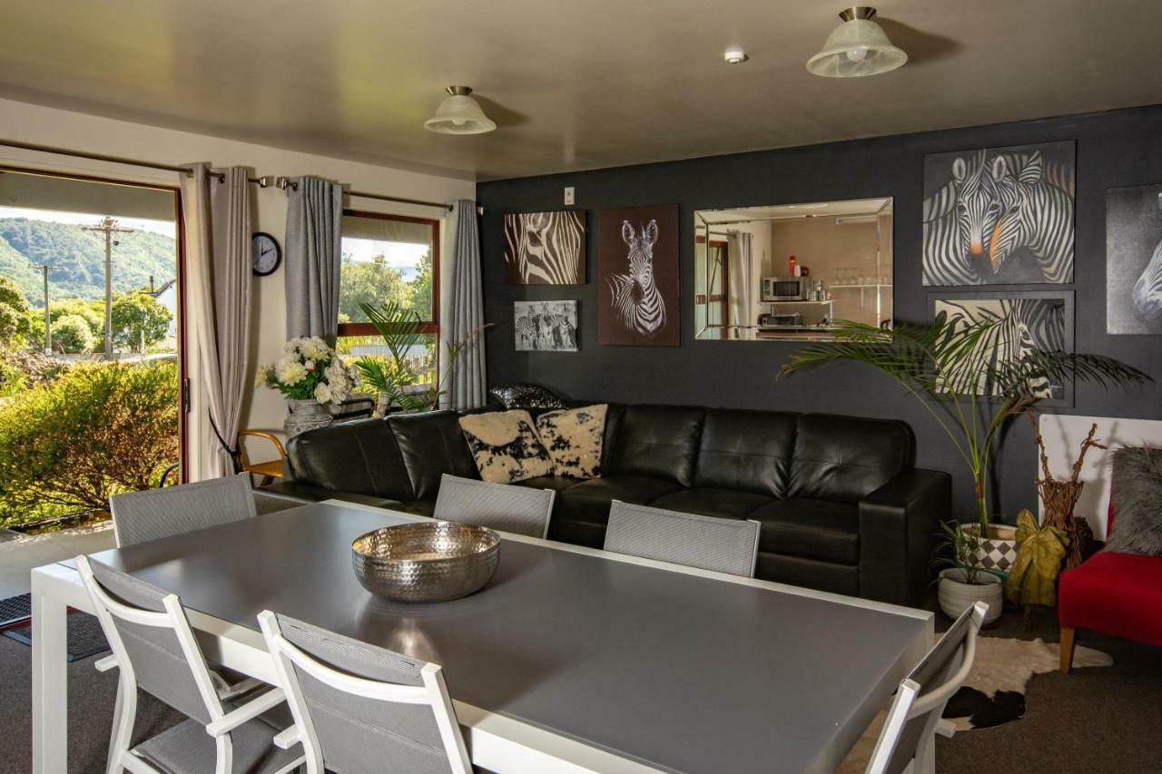 Palmira Lodge Waikawa  ภายนอก รูปภาพ